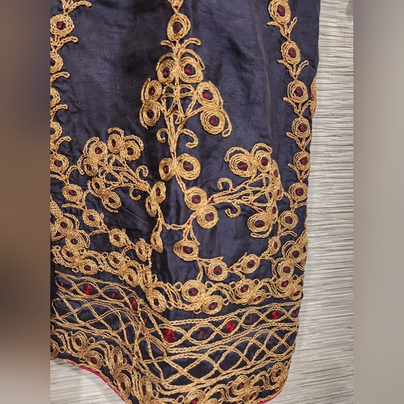 Cross Stitch Pakistani / Indian Kurta - Picture 4 of 5